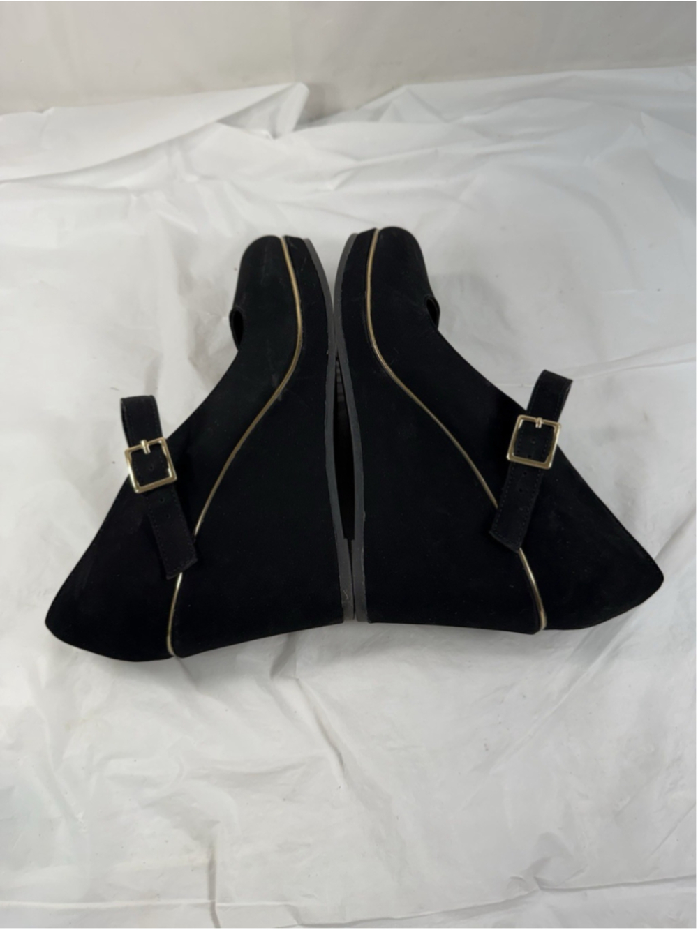Andiamo Women's pumps wedge Shoes Suede Faux Black Gold Size 9.5M - Picture 10 of 15